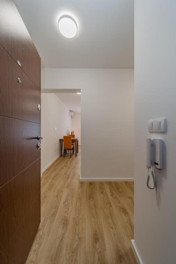 M Apartments Belgrado Esterno foto